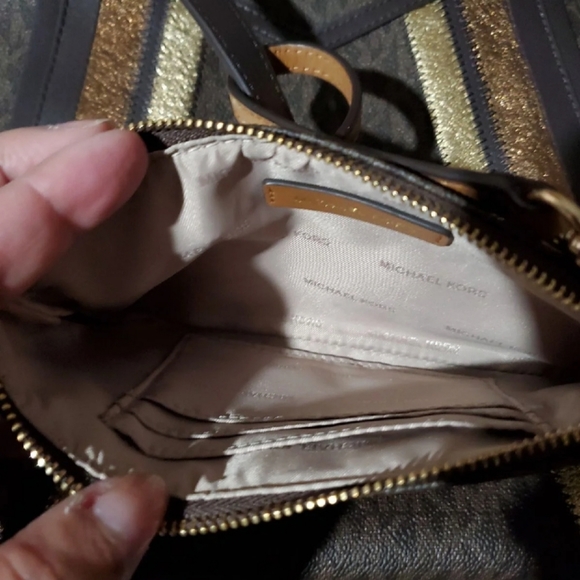 MK tote and wristlet set REDUCED - Picture 11 of 12